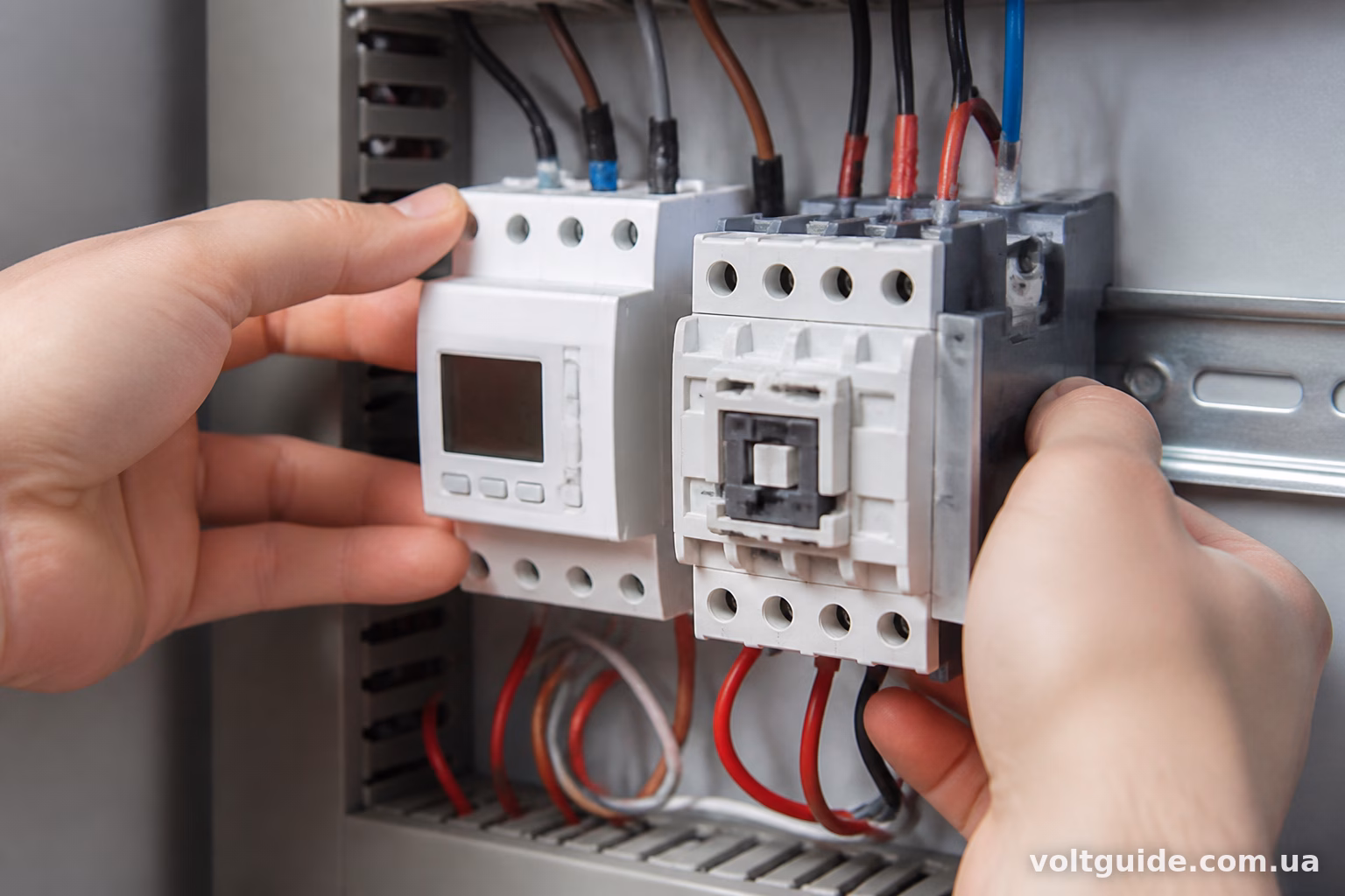 Чи потрібен контактор для реле напруги